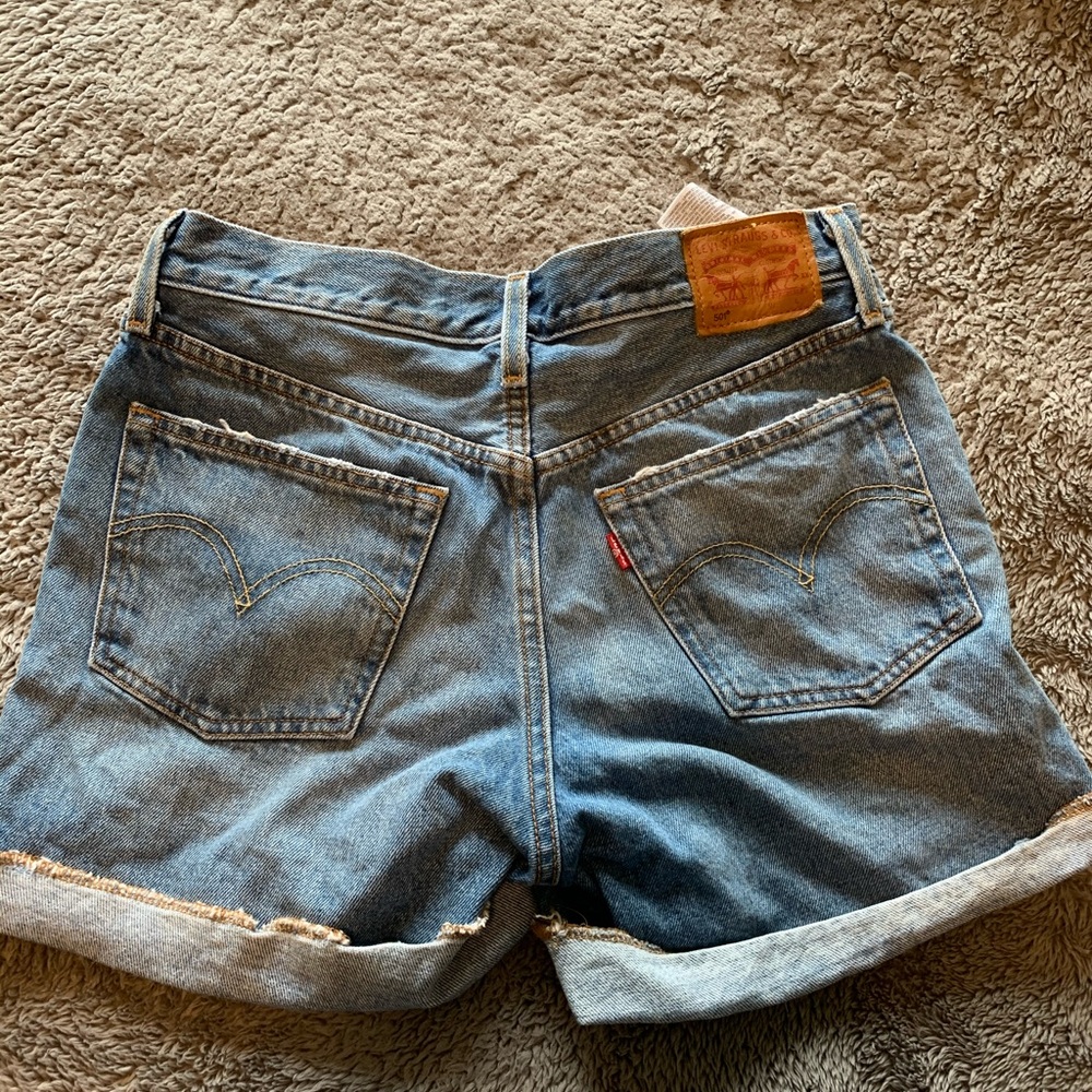 Levi’s shorts - Picture 2 of 2
